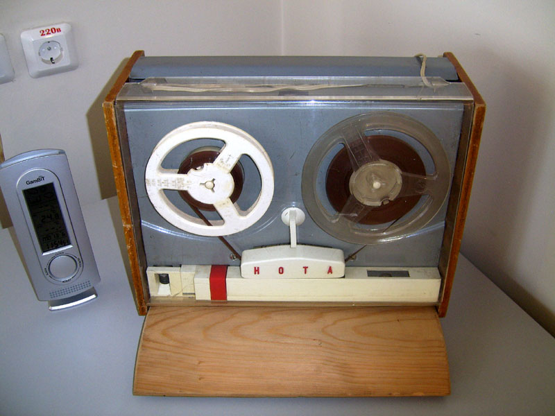 Магнитофонная приставка "Нота". 1960-е годы.